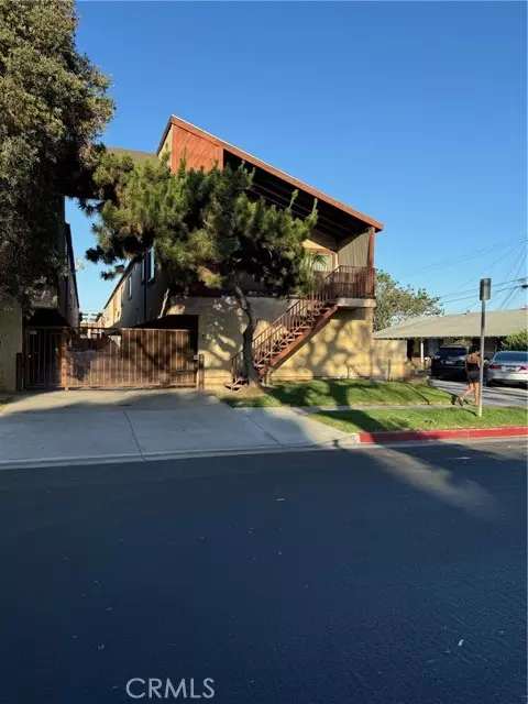 Bellflower, CA 90706,16322 Eucalyptus Avenue #8