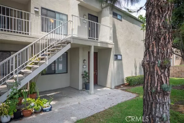 Huntington Beach, CA 92647,17722 Sergio Circle #102