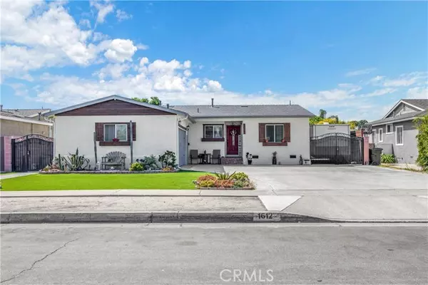 1612 W Woodcrest Avenue, Fullerton, CA 92833