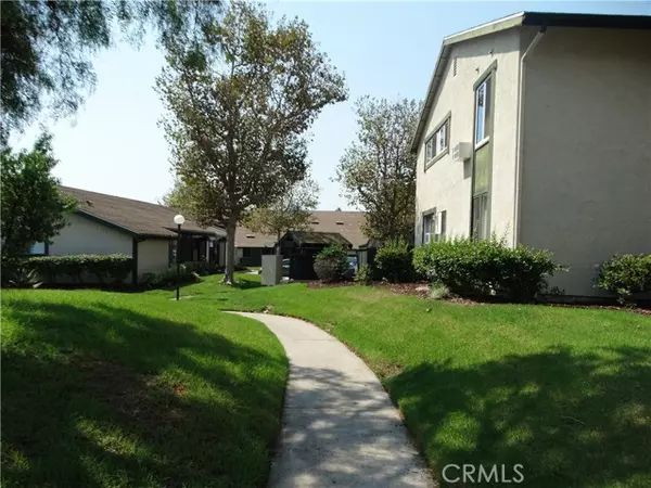 Lake Forest (el Toro), CA 92630,23236 Orange Avenue #5