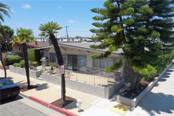 408 Ford Road, Costa Mesa, CA 92627