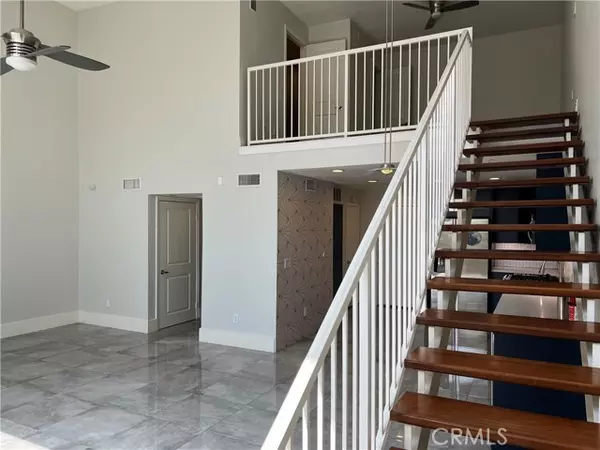 Anaheim, CA 92805,1801 Katella #4165