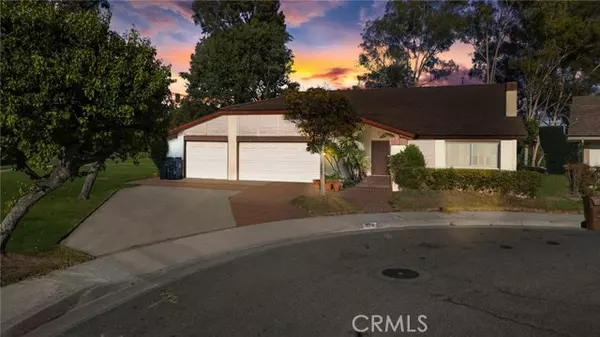 2218 Oakridge Ct, Fullerton, CA 92831