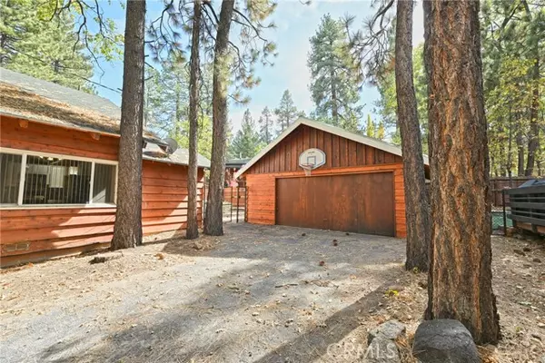 Big Bear Lake, CA 92315,41801 Comstock Lane