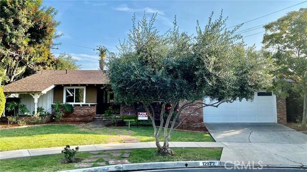 12972 Woodlawn Avenue, Tustin, CA 92780