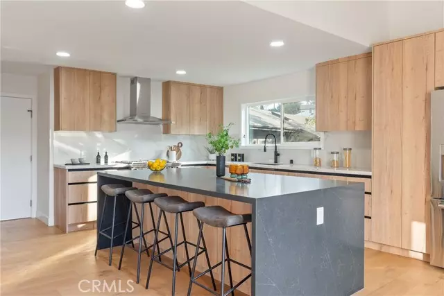 Woodland Hills (los Angeles), CA 91364,5166 Marmol Drive