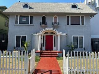 1025 Locust Avenue, Long Beach, CA 90813