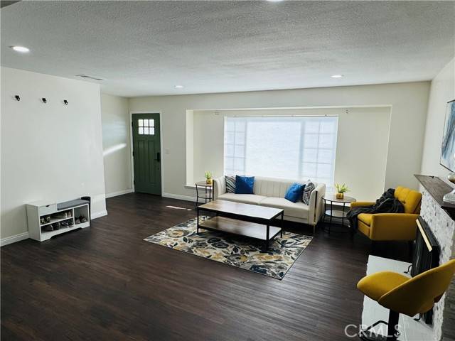 Fullerton, CA 92833,4231 W Hill Avenue