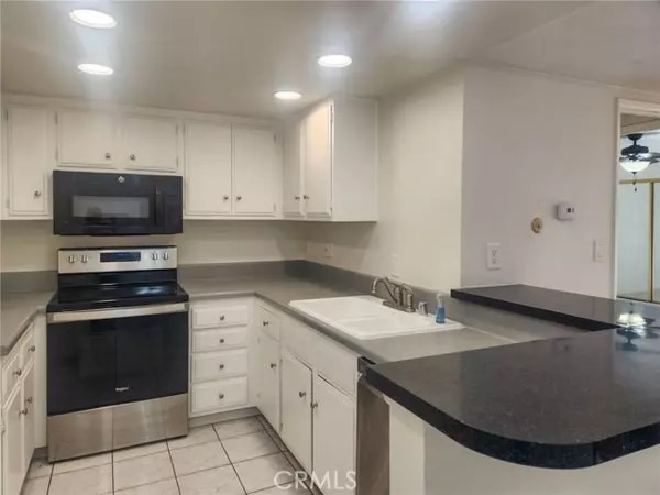 Anaheim, CA 92801,278 N Wilshire Avenue #303