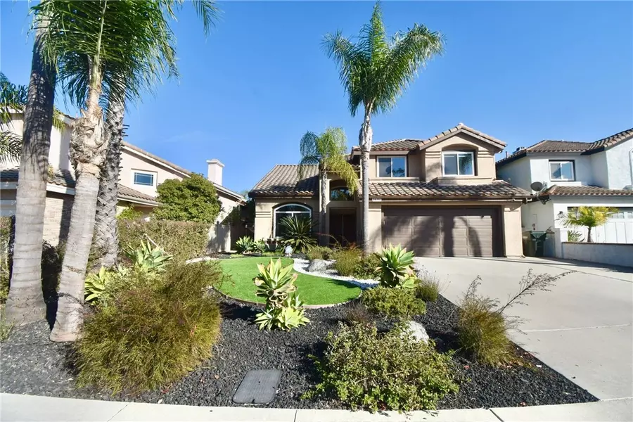 1691 Mountain Pass Circle, Vista, CA 92081