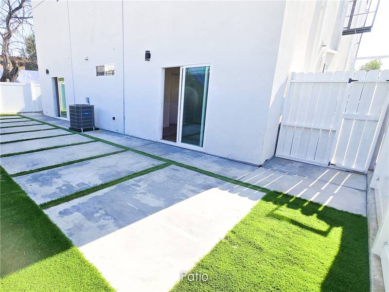 11255 Tiara Street #1/2, North Hollywood (los Angeles), CA 91601