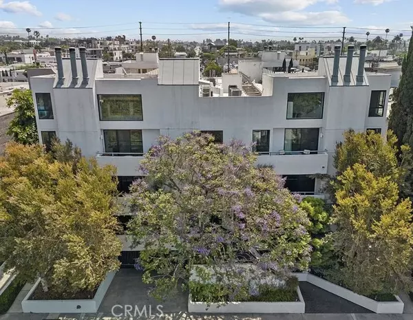 656 N West Knoll Drive #202, West Hollywood, CA 90069