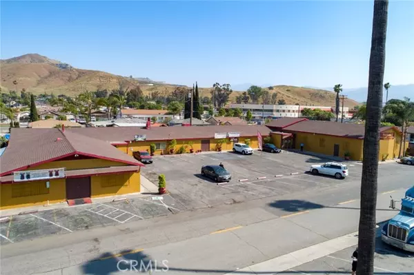 Corona, CA 92879,13490 Magnolia Avenue