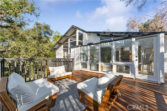 La Canada Flintridge, CA 91011,1240 Journeys End Drive
