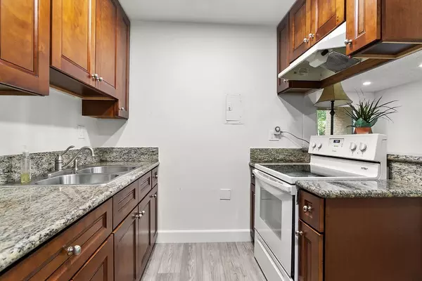 Santa Ana, CA 92707,1000 W Macarthur Boulevard #67
