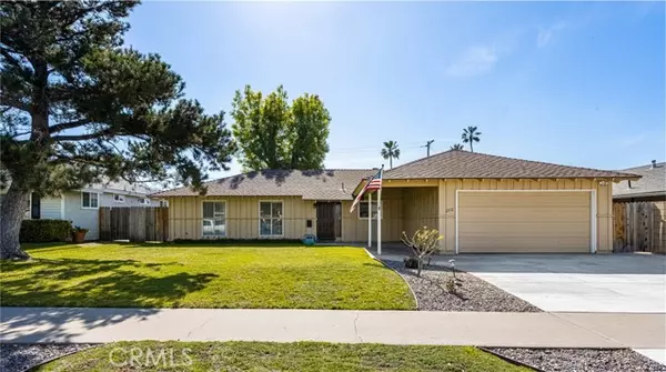 2132 E Trenton, Orange, CA 92867