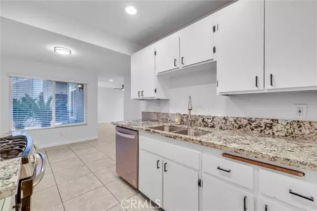 1310 Brentwood Circle #B, Corona, CA 92882