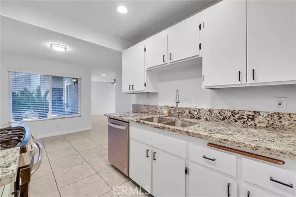 1310 Brentwood Circle #B, Corona, CA 92882