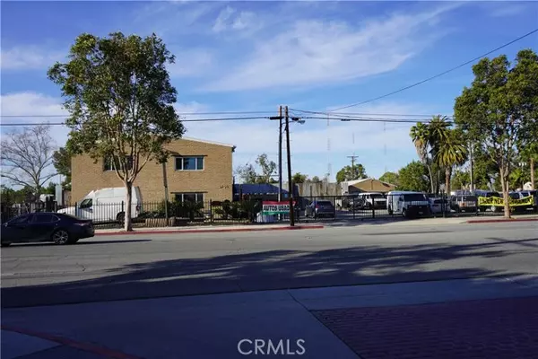 3125 W 5th Street, Santa Ana, CA 92703