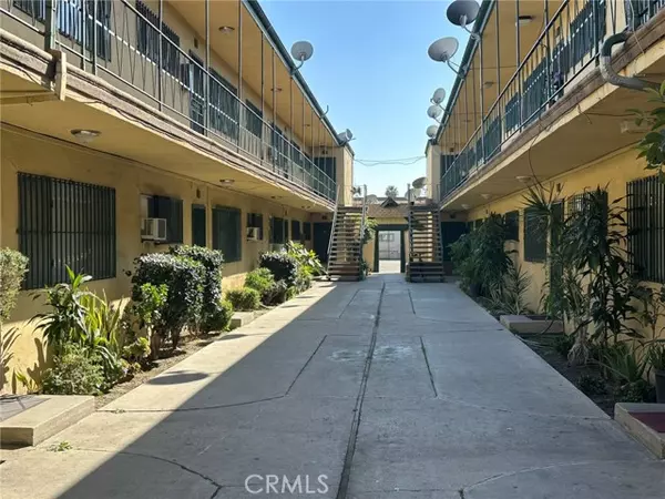 Cudahy, CA 90201,5030 Santa Ana Street