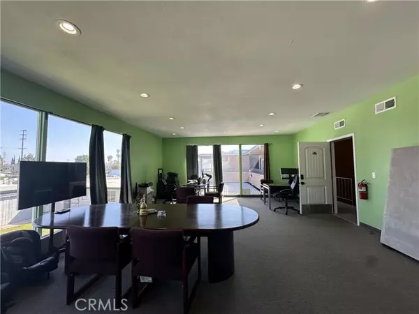 Anaheim, CA 92804,9774 Katella Avenue