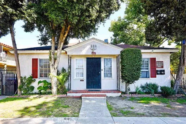 2032 Pine Avenue, Long Beach, CA 90806