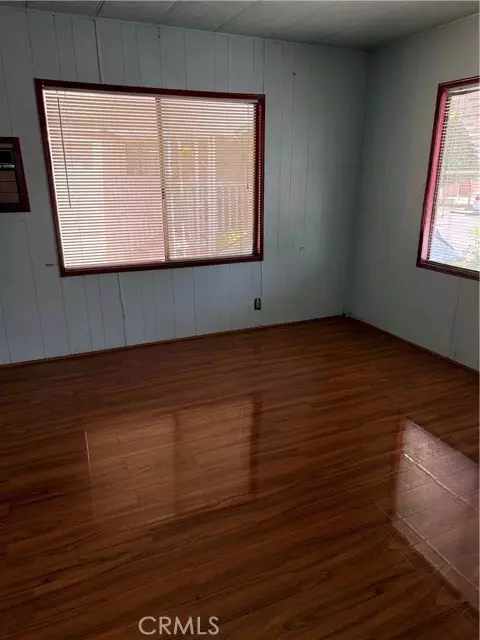 Santa Ana, CA 92707,1527 S Standard #28