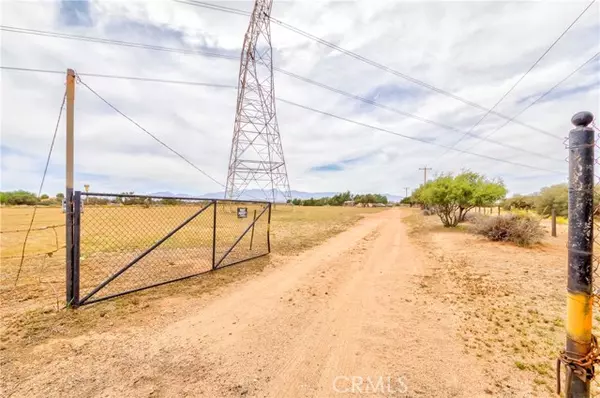 Phelan, CA 92371,8288 White Road