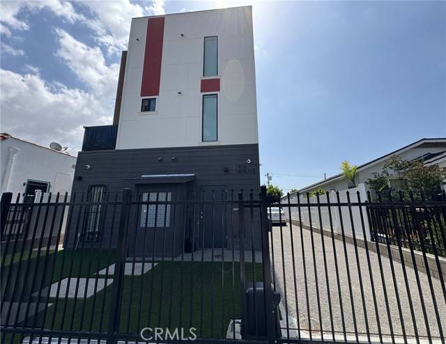 Los Angeles, CA 90018,1814 W 36th Street