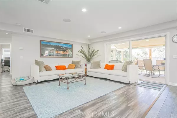 Santa Ana, CA 92707,618 W Alpine Avenue