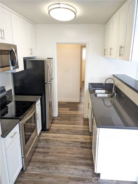 Los Angeles, CA 90049,11942 Darlington Avenue #6