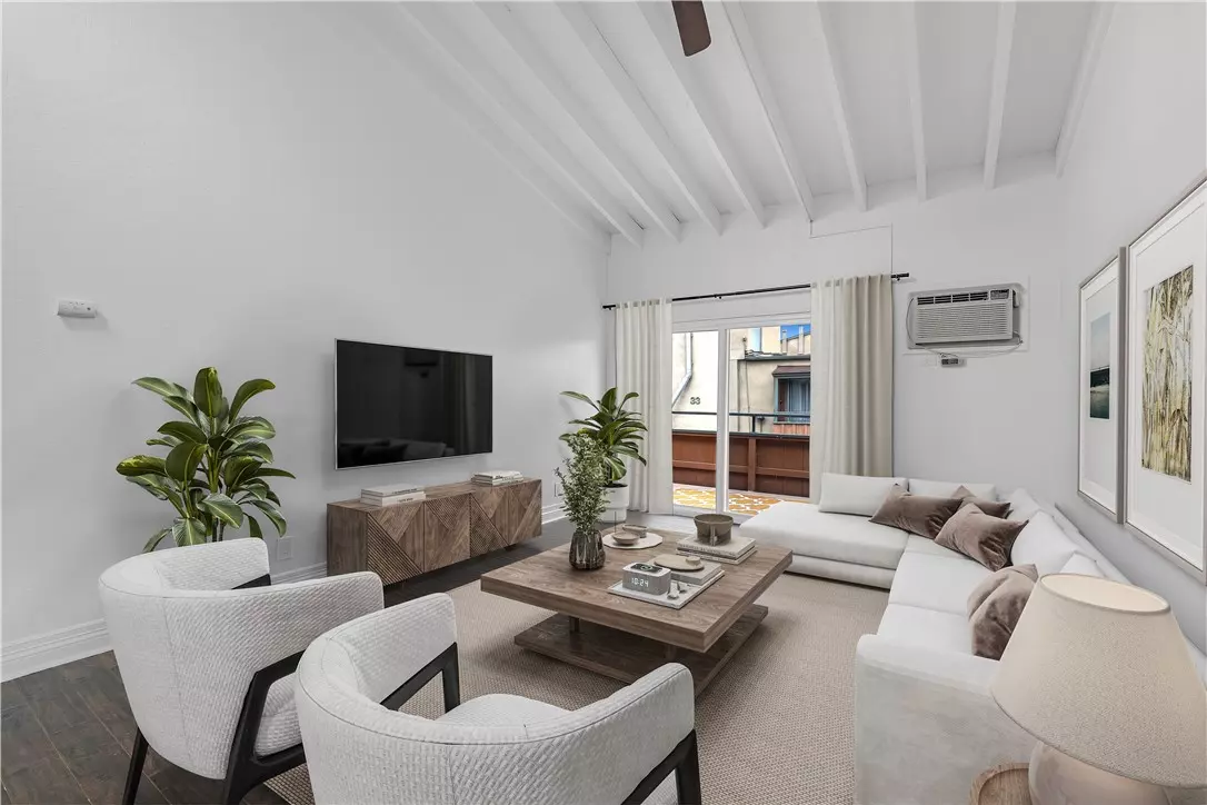 Santa Ana, CA 92707,1001 W Stevens Avenue #202