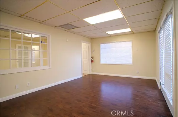 Santa Ana, CA 92705,300 N TUSTIN