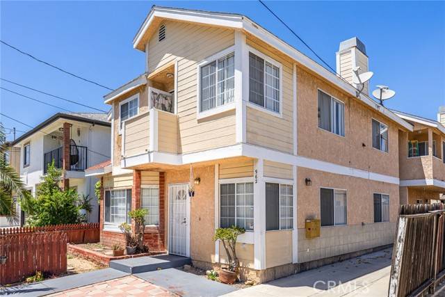 San Pedro (los Angeles), CA 90731,962 W Oliver Street #1