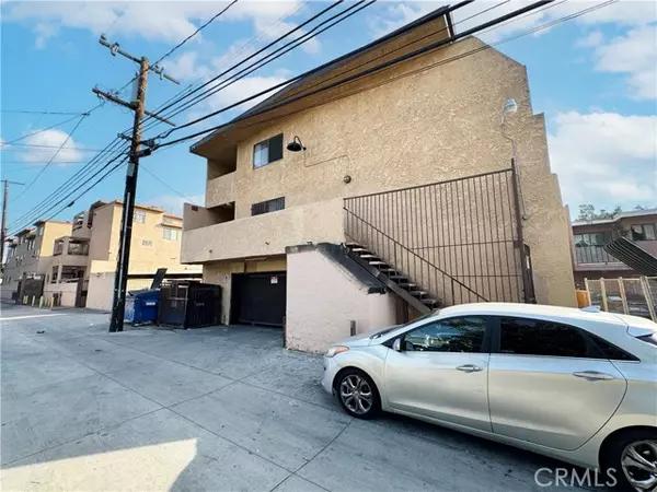 Santa Ana, CA 92701,709 E Chestnut Avenue