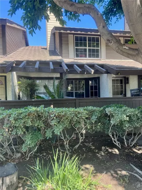 Anaheim, CA 92802,2364 S Cutty Way #3