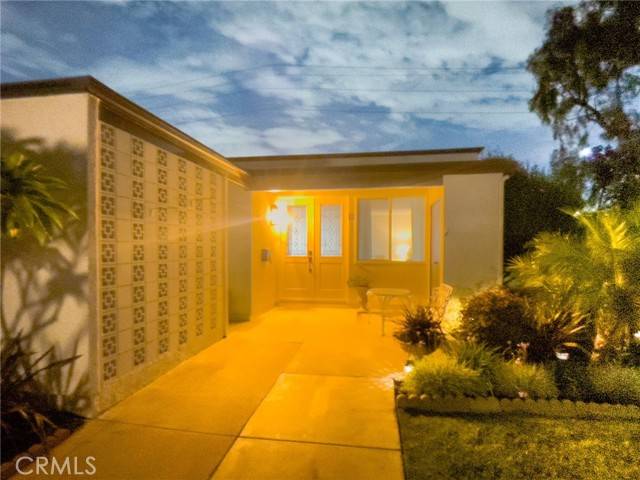 13044 Del Monte Dr., M15-44H, Seal Beach, CA 90740