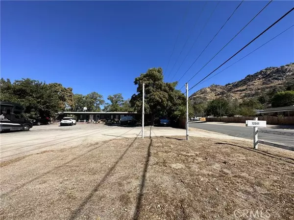 Kernville, CA 92648,12041 Sierra Way