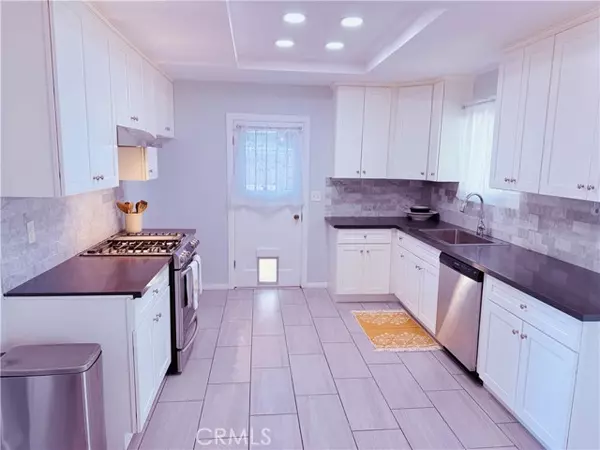 Santa Ana, CA 92704,2309 W Anahurst Place