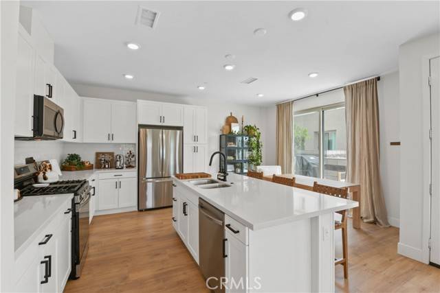3590 E Peckham Paseo #6, Ontario, CA 91761