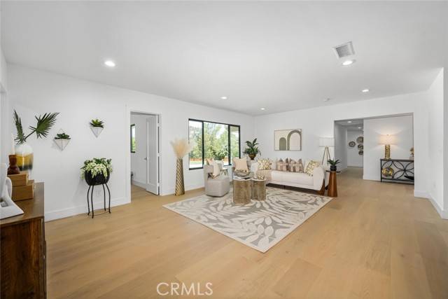 Fullerton, CA 92835,3209 Lakeknoll Drive