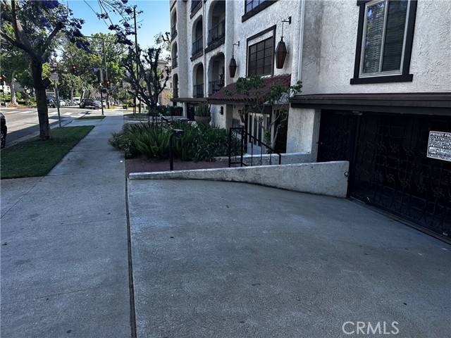 Glendale, CA 91206,605 N Louise Street #106