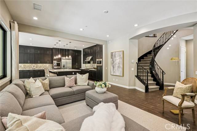 Lake Forest (el Toro), CA 92630,285 Pinnacle Drive