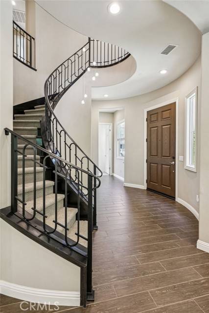 Lake Forest (el Toro), CA 92630,285 Pinnacle Drive