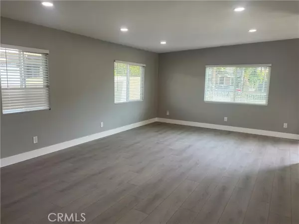 Santa Ana, CA 92703,5009 W 7th Street