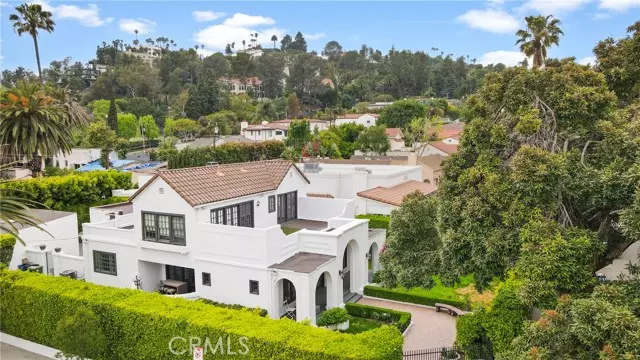 1901 N Oxford Avenue, Los Angeles, CA 90027