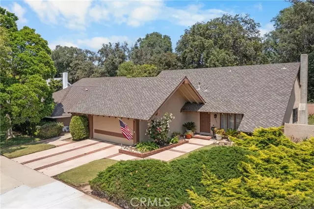 2301 N Lyon Street, Santa Ana, CA 92705