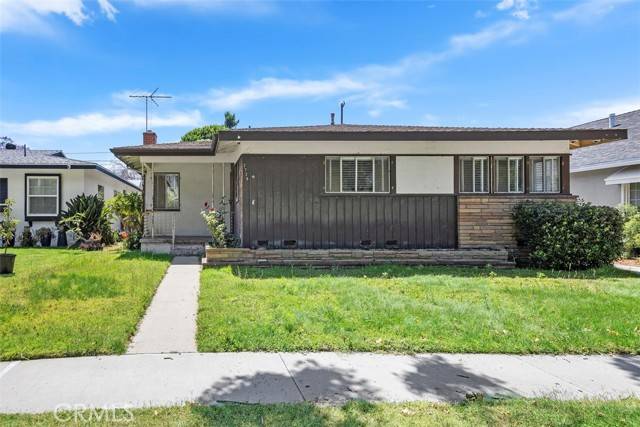 2729 N Studebaker Road, Long Beach, CA 90815