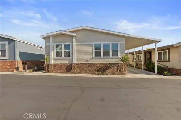 Laguna Hills, CA 92653,23301 Ridge Route Drive #138