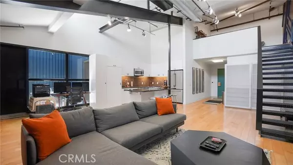 Los Angeles, CA 90012,120 S Hewitt Street #11